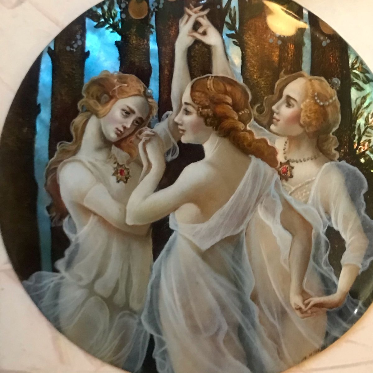 Современные картины трио