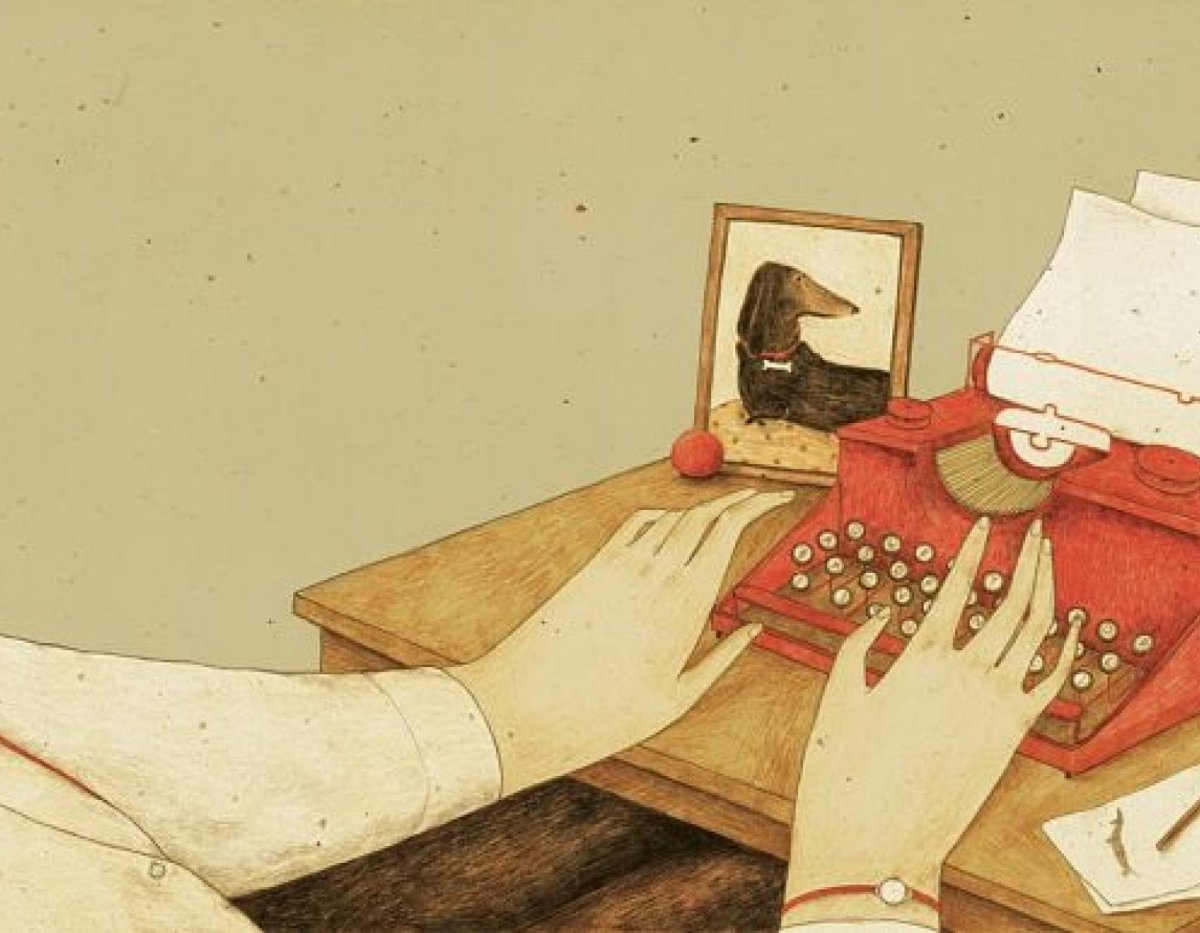 Ноутбук и бумаги