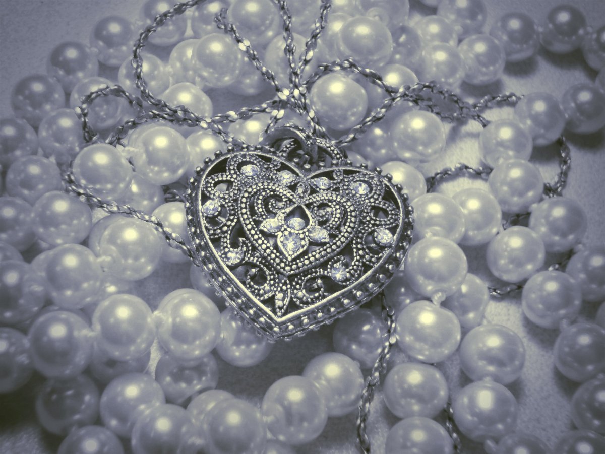 Заставка на телефон жемчуг