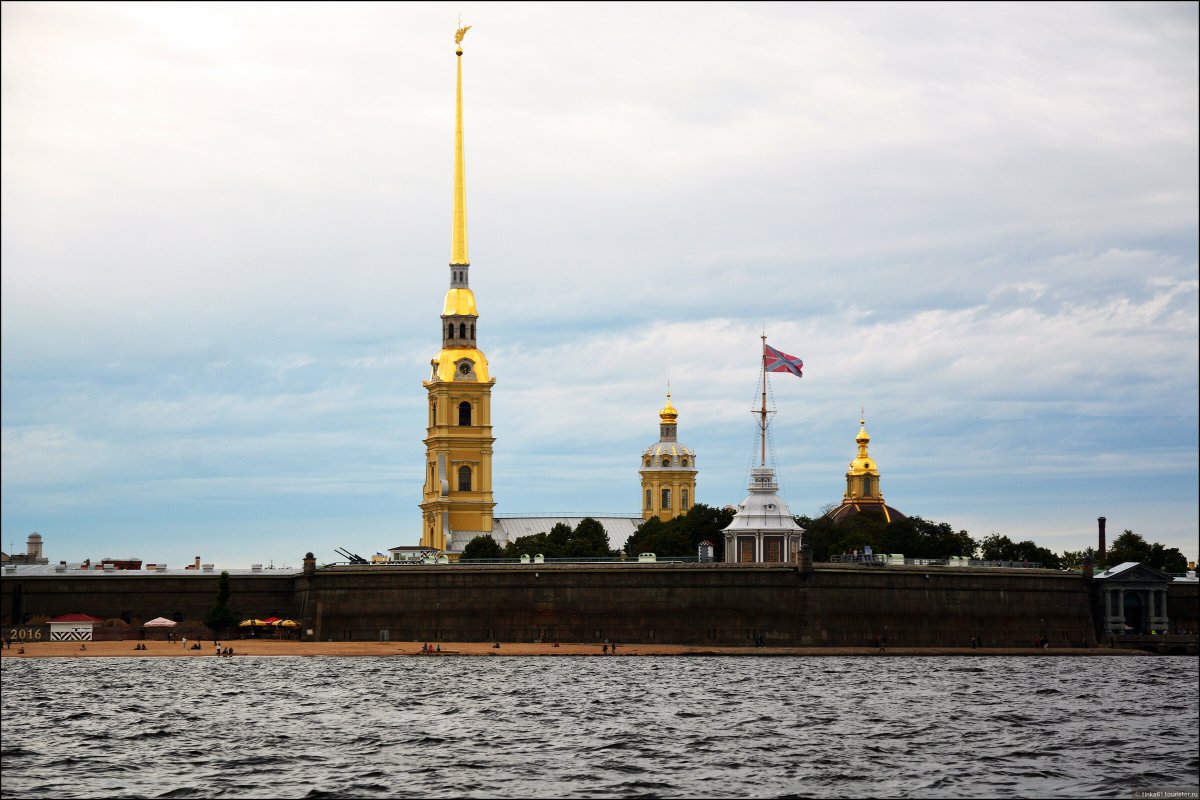 Маяк на Петропавловской крепости