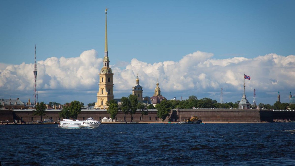 Собор в Петропавловской крепости в Санкт-Петербурге