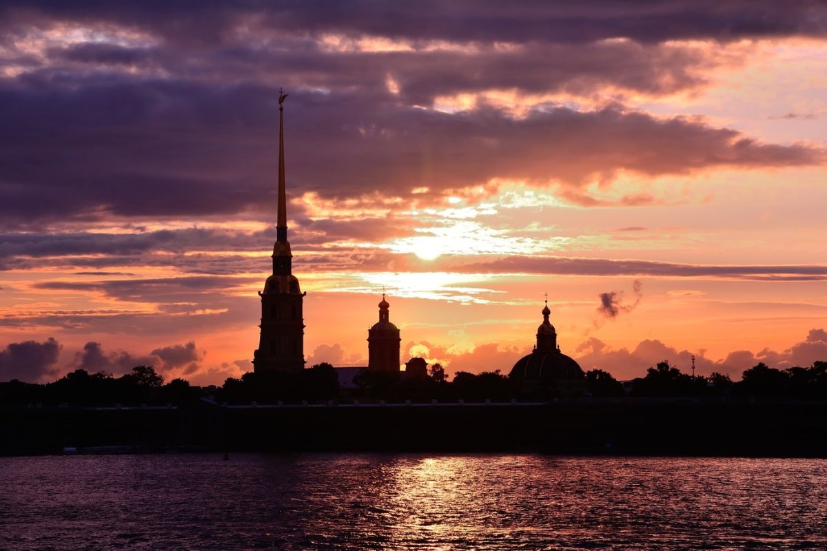 Адмиралтейство и Петропавловская крепость