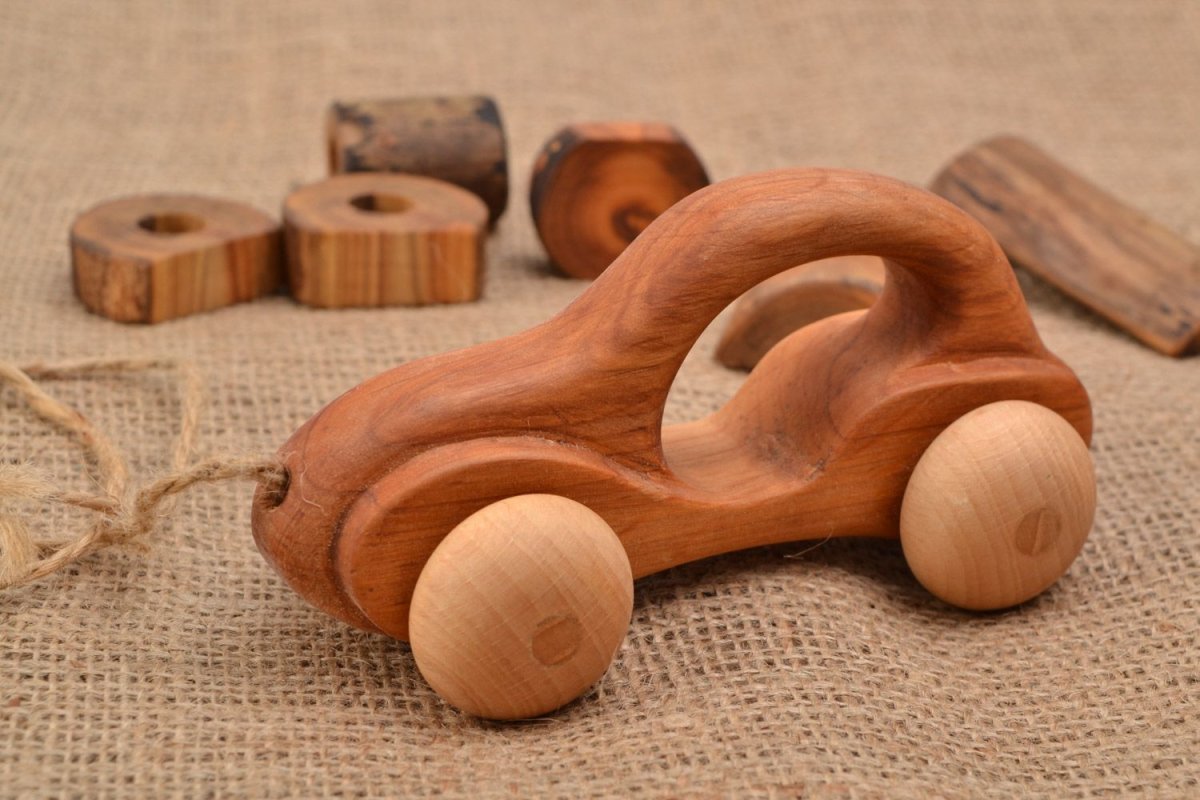 Деревянные изделия на прозрачном фоне