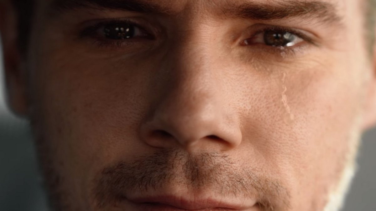 Грустный взгляд мужчины