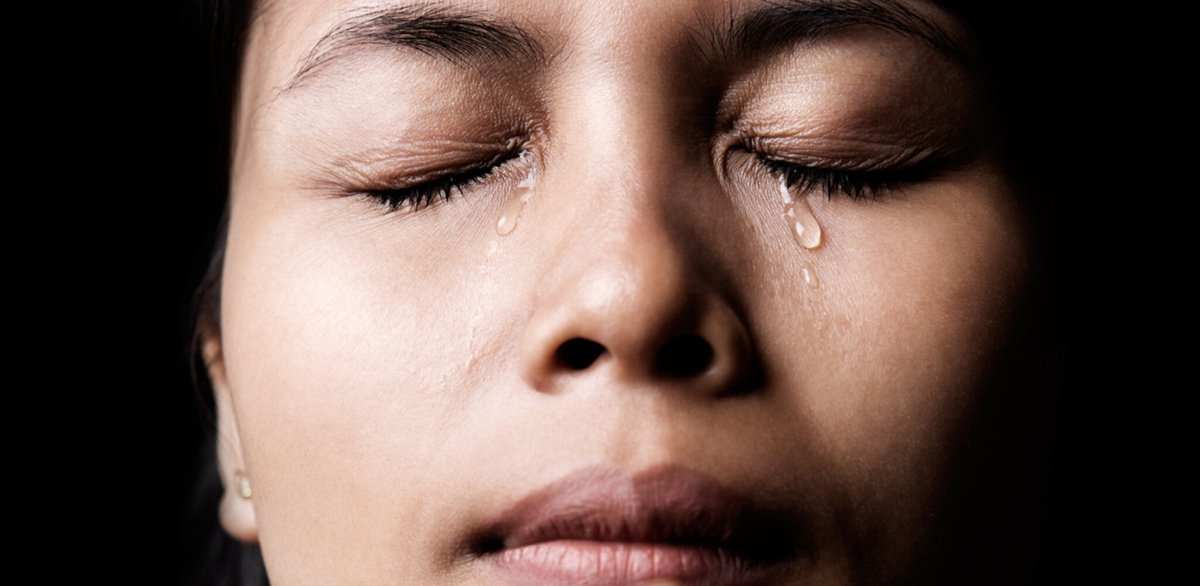 Грустное лицо девушки