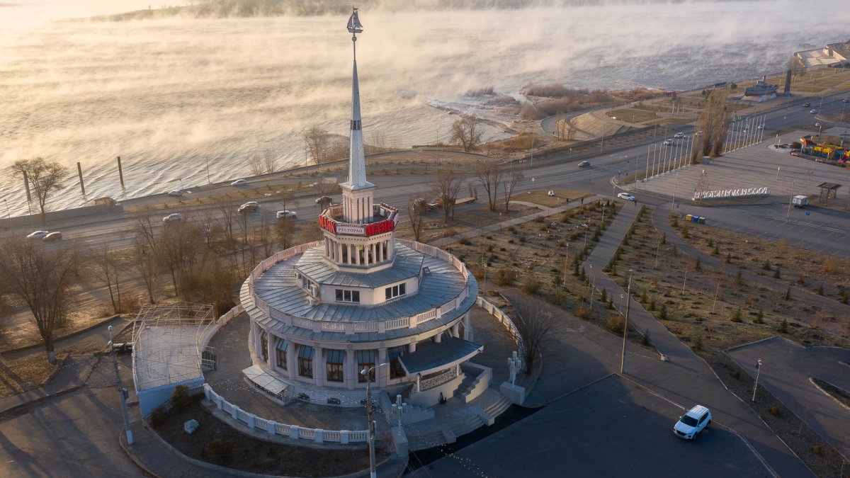 Волгоград ночью