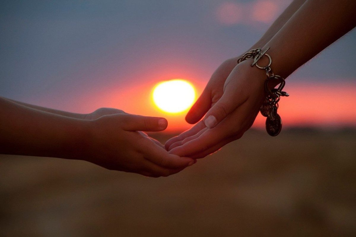 Солнышко в руках