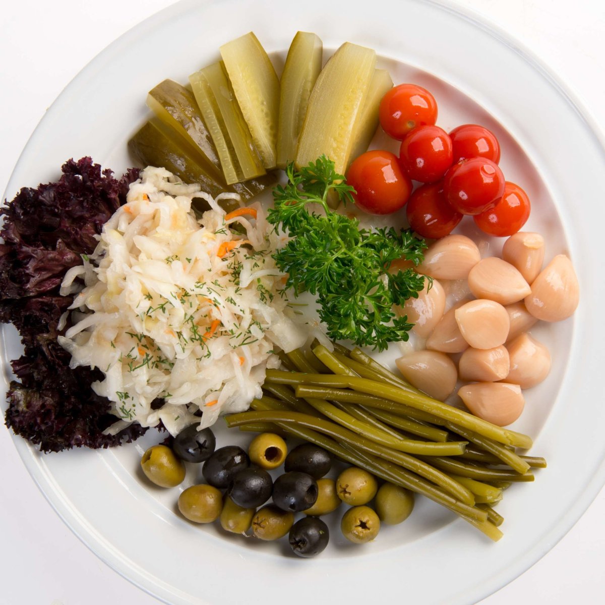 Тарелка разносолов