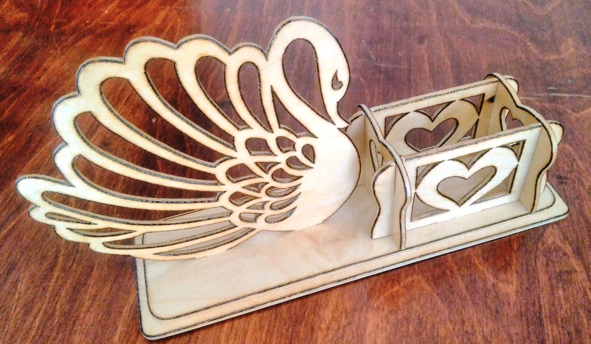 Салфетница девушка из фанеры