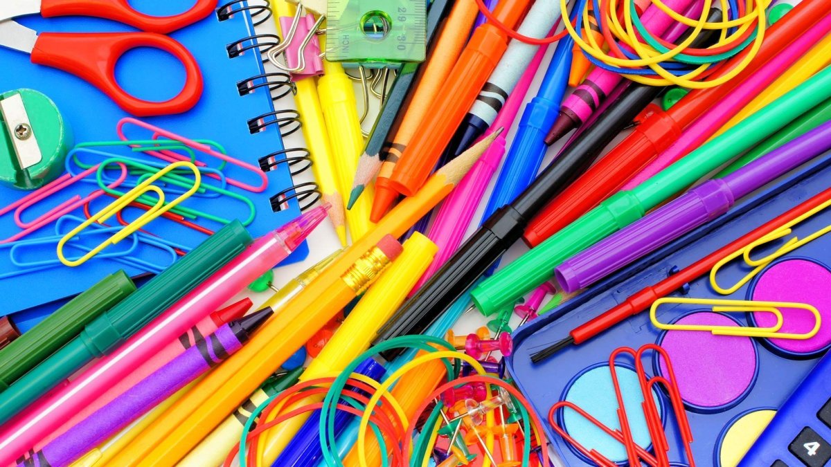 Красивые канцелярские принадлежности