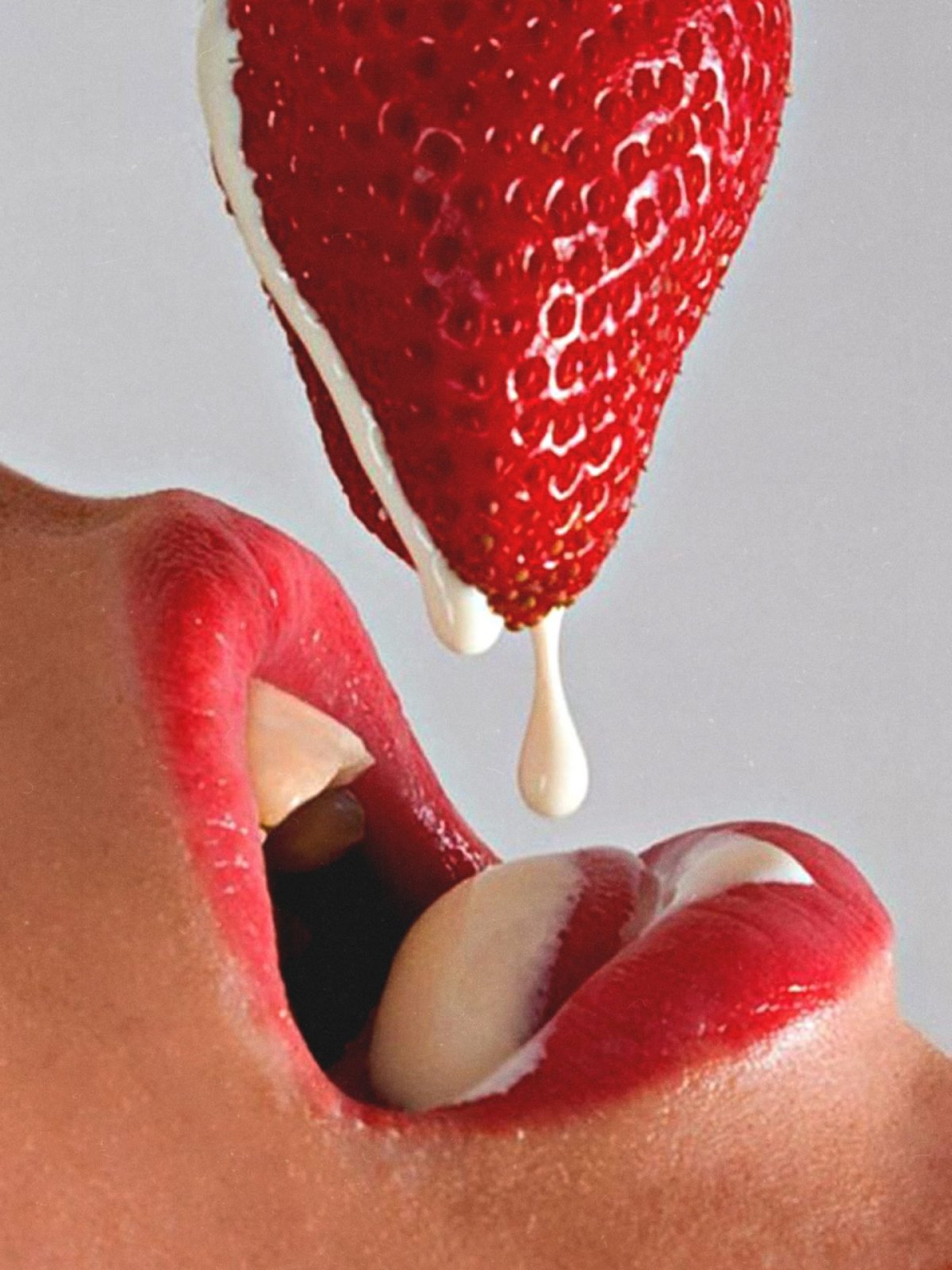 Смайлик губы с языком