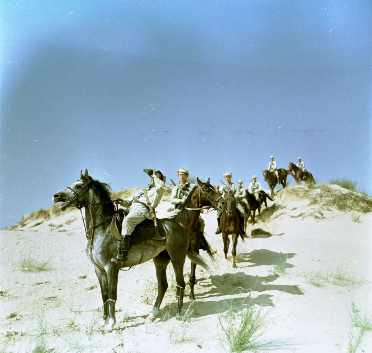 Василий Васильев Неуловимые Мстители