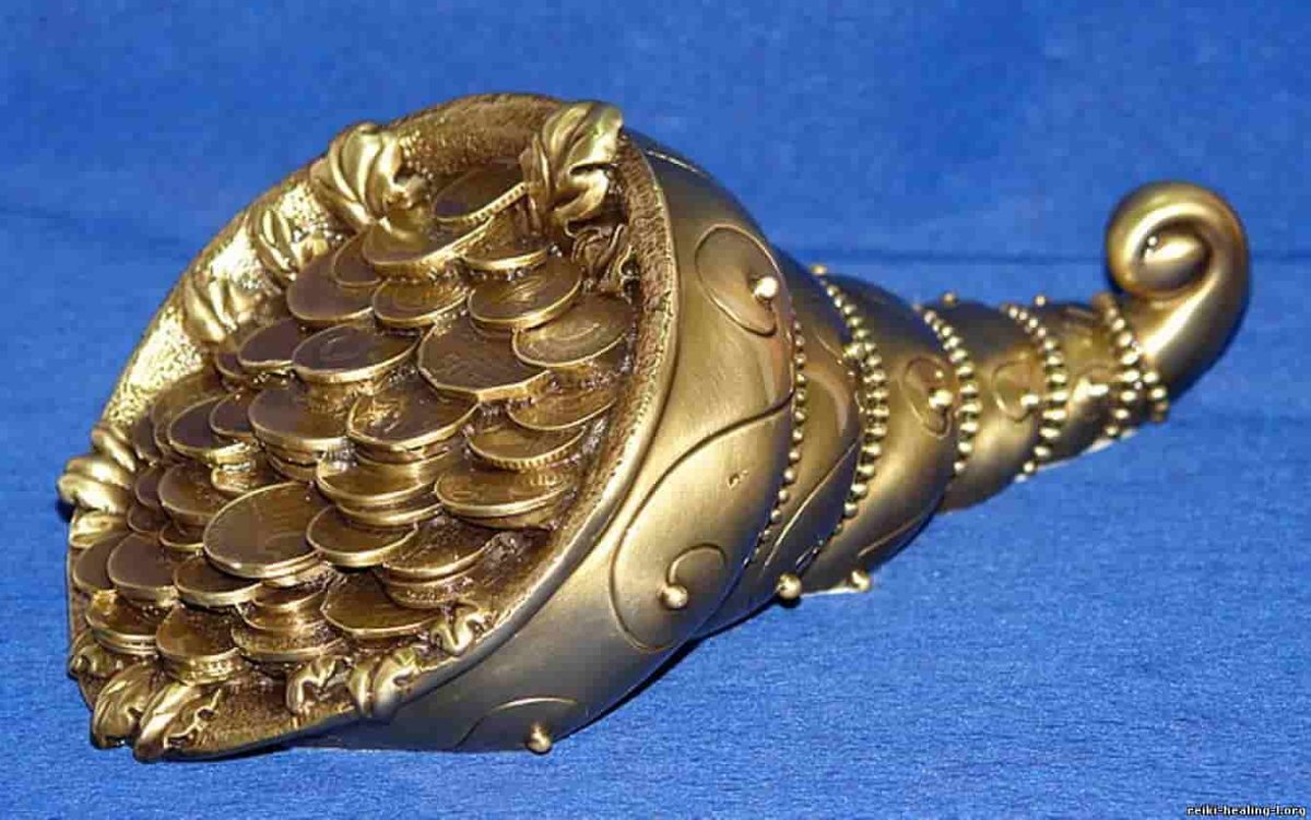 Рог изобилия с деньгами