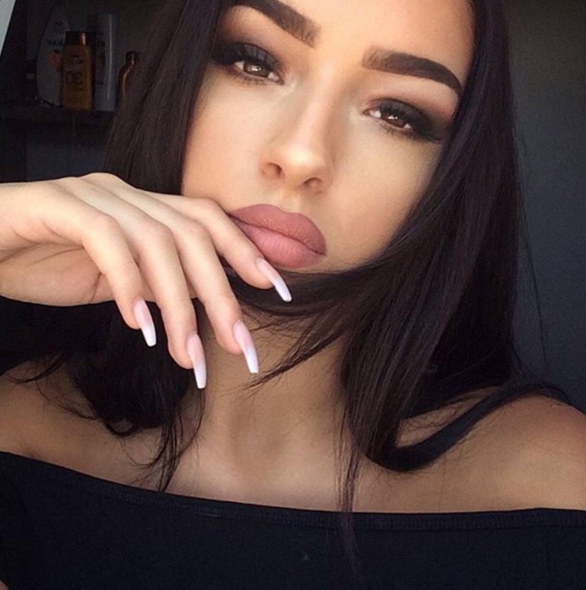 Красные губы