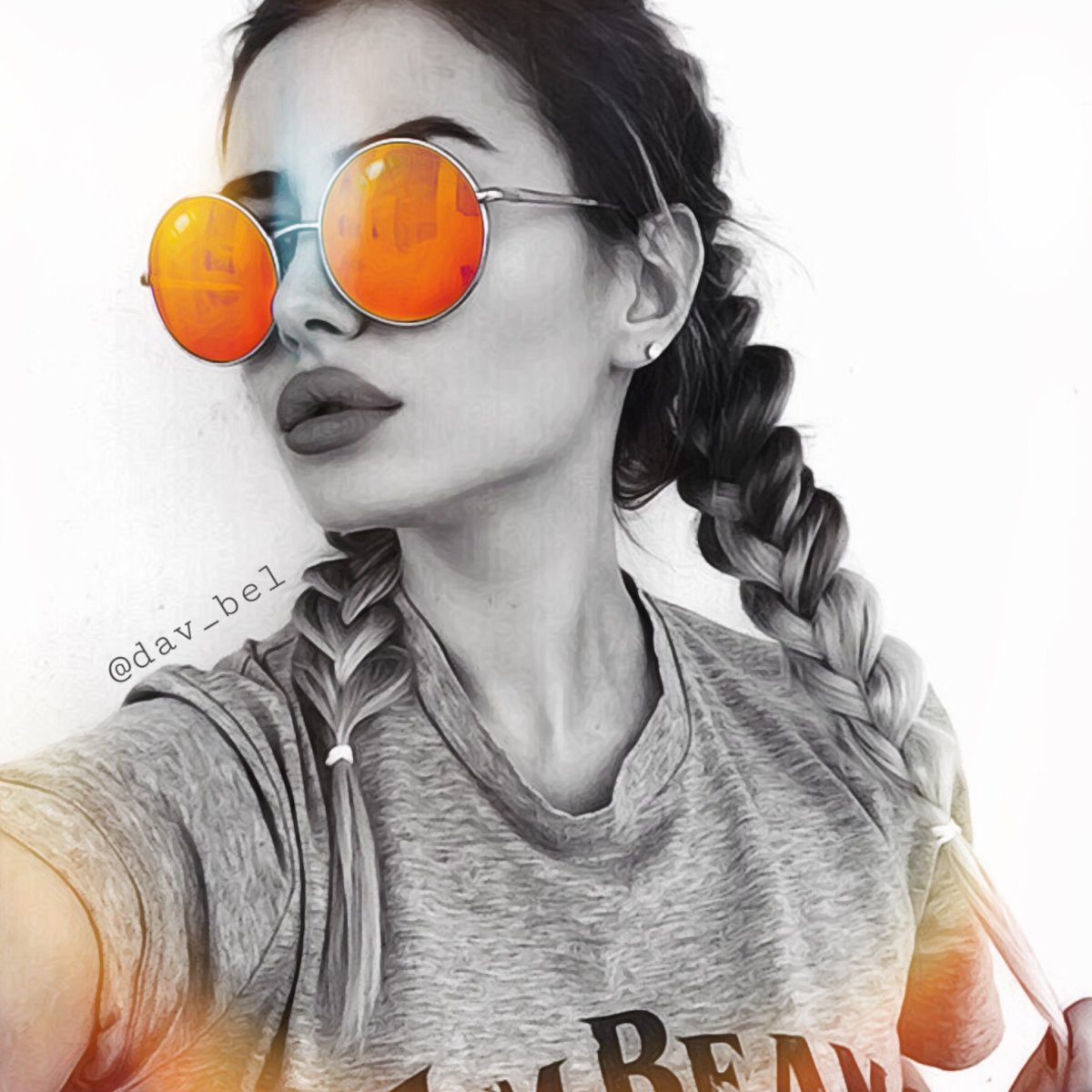 Девушка в солнечных очках