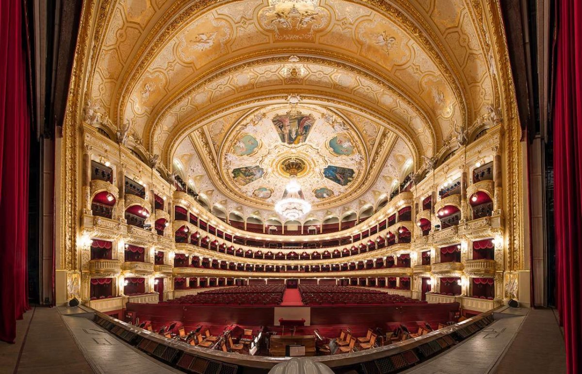 Театр изнутри