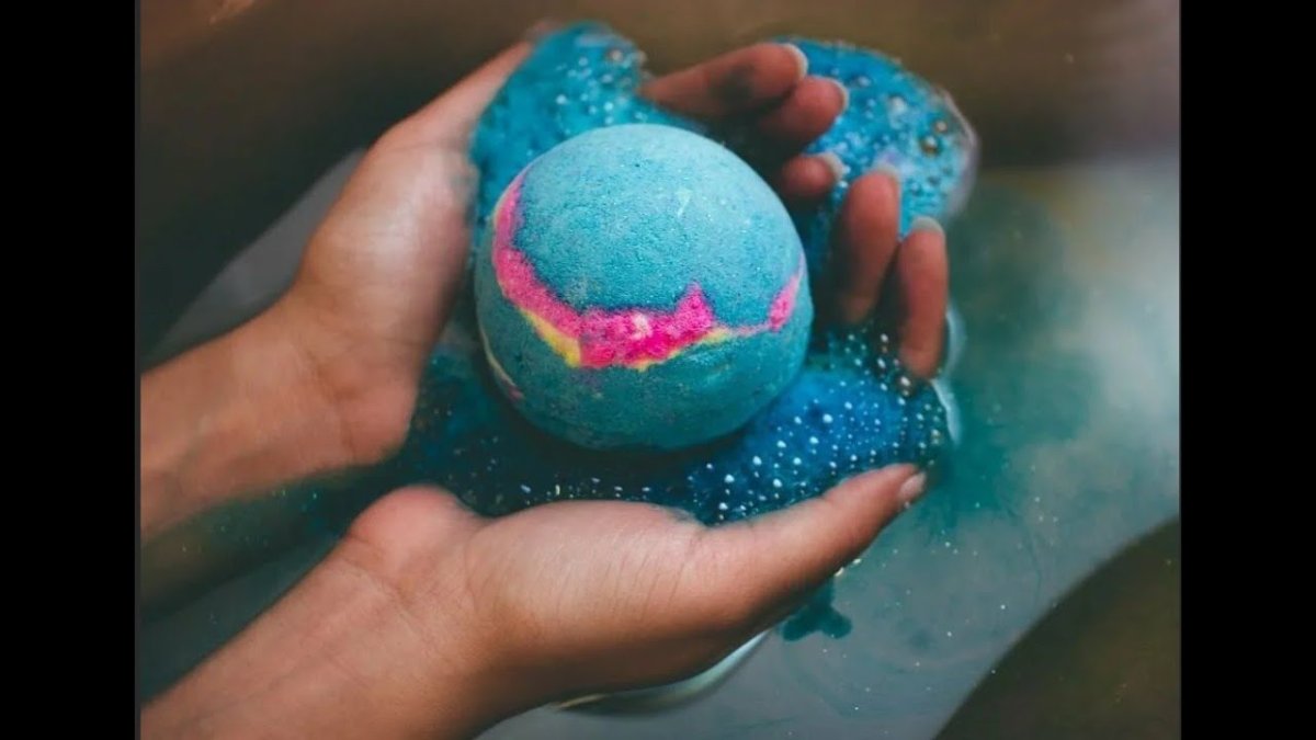 Бомбочки лаш в воде