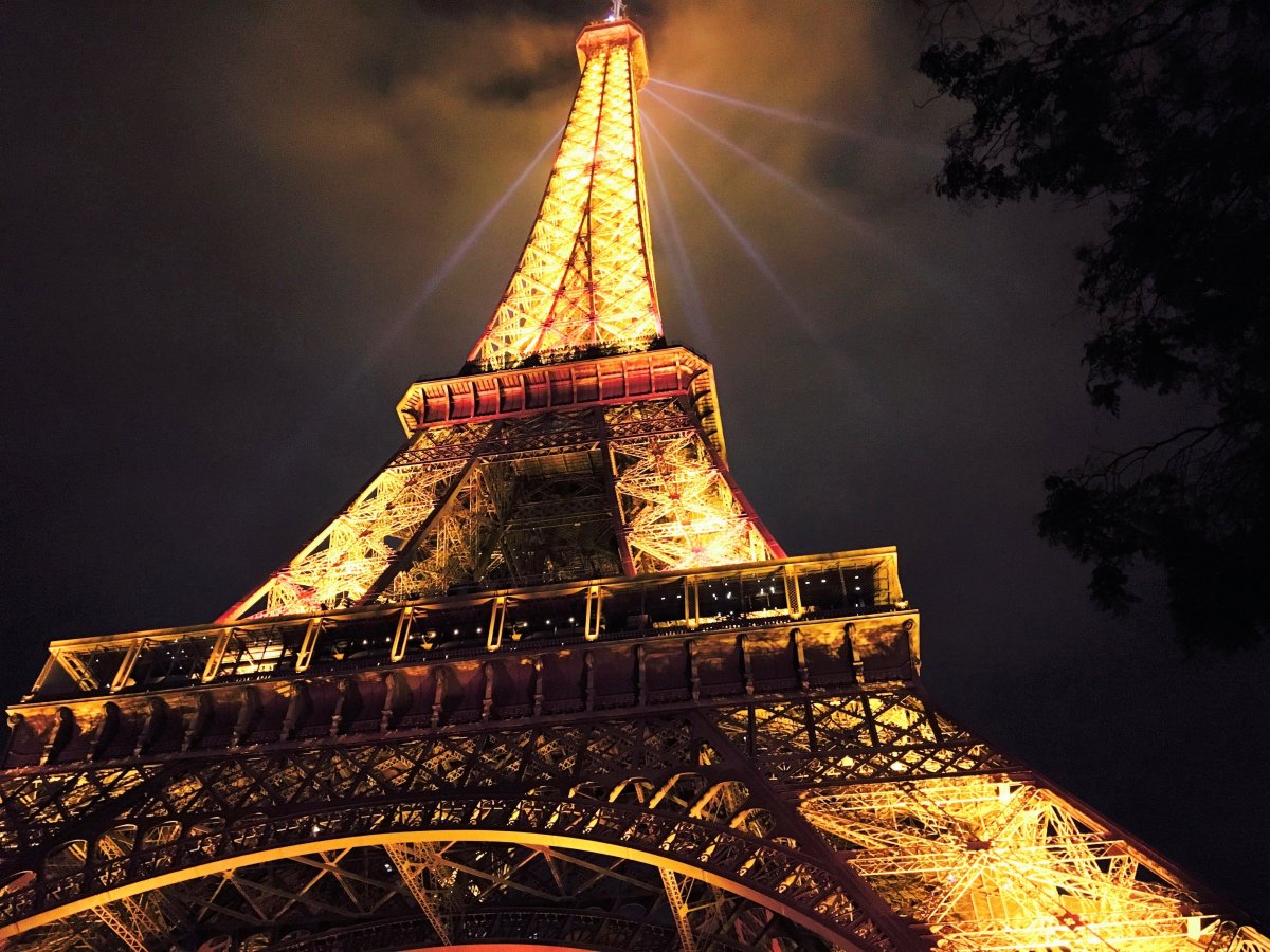 Париж Эйфелева башня закат