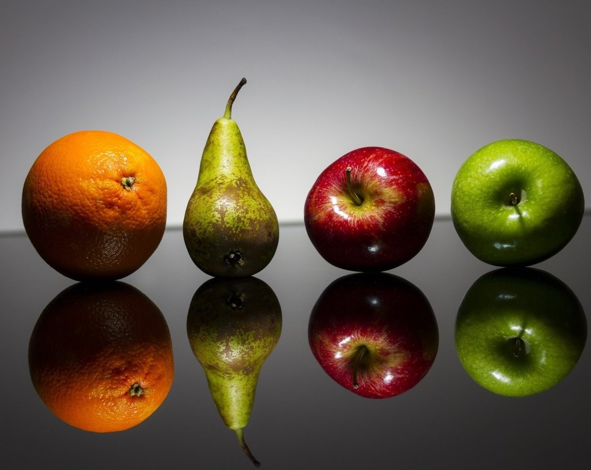 Яблоко и апельсин