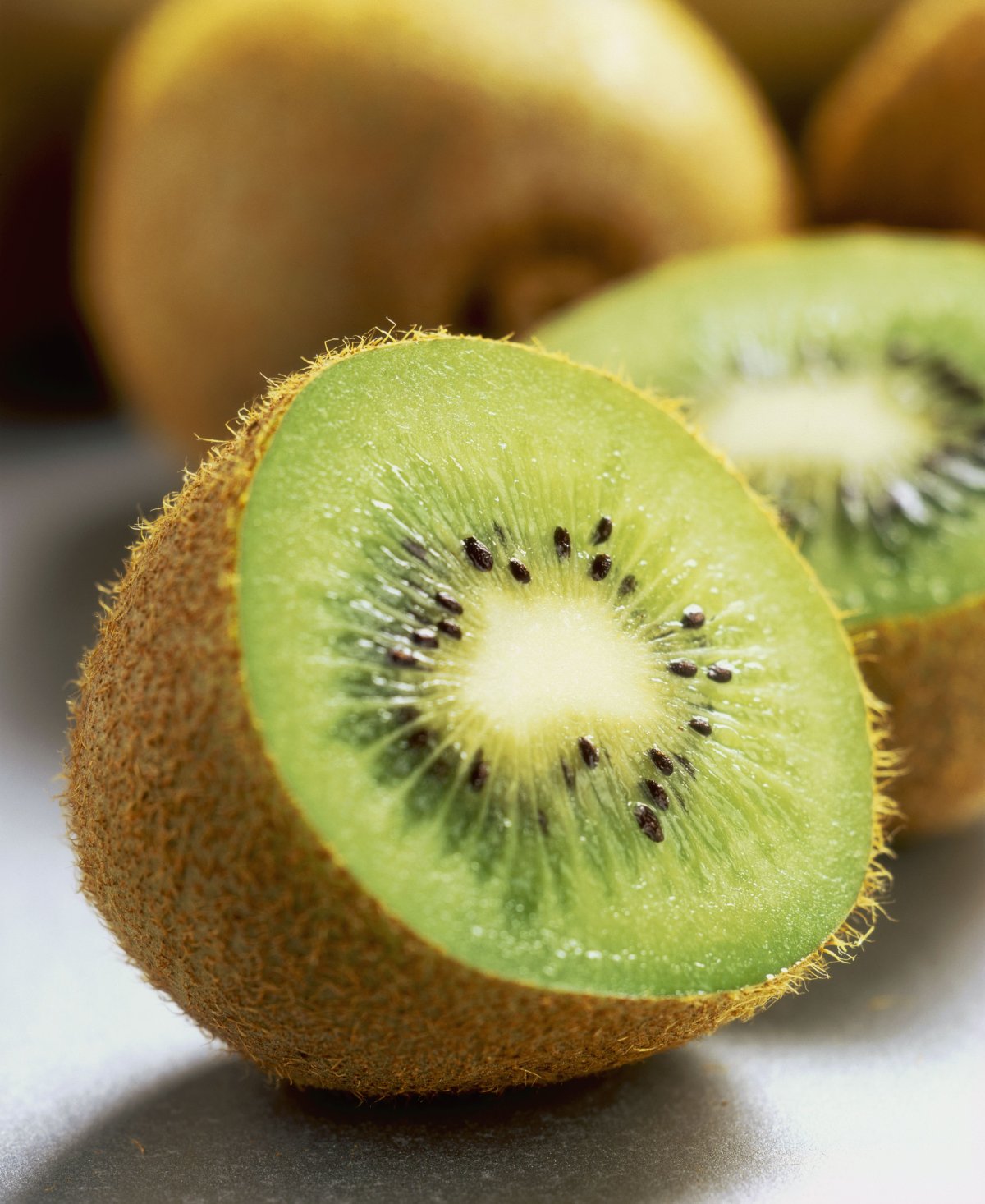 Тропические фрукты и киви