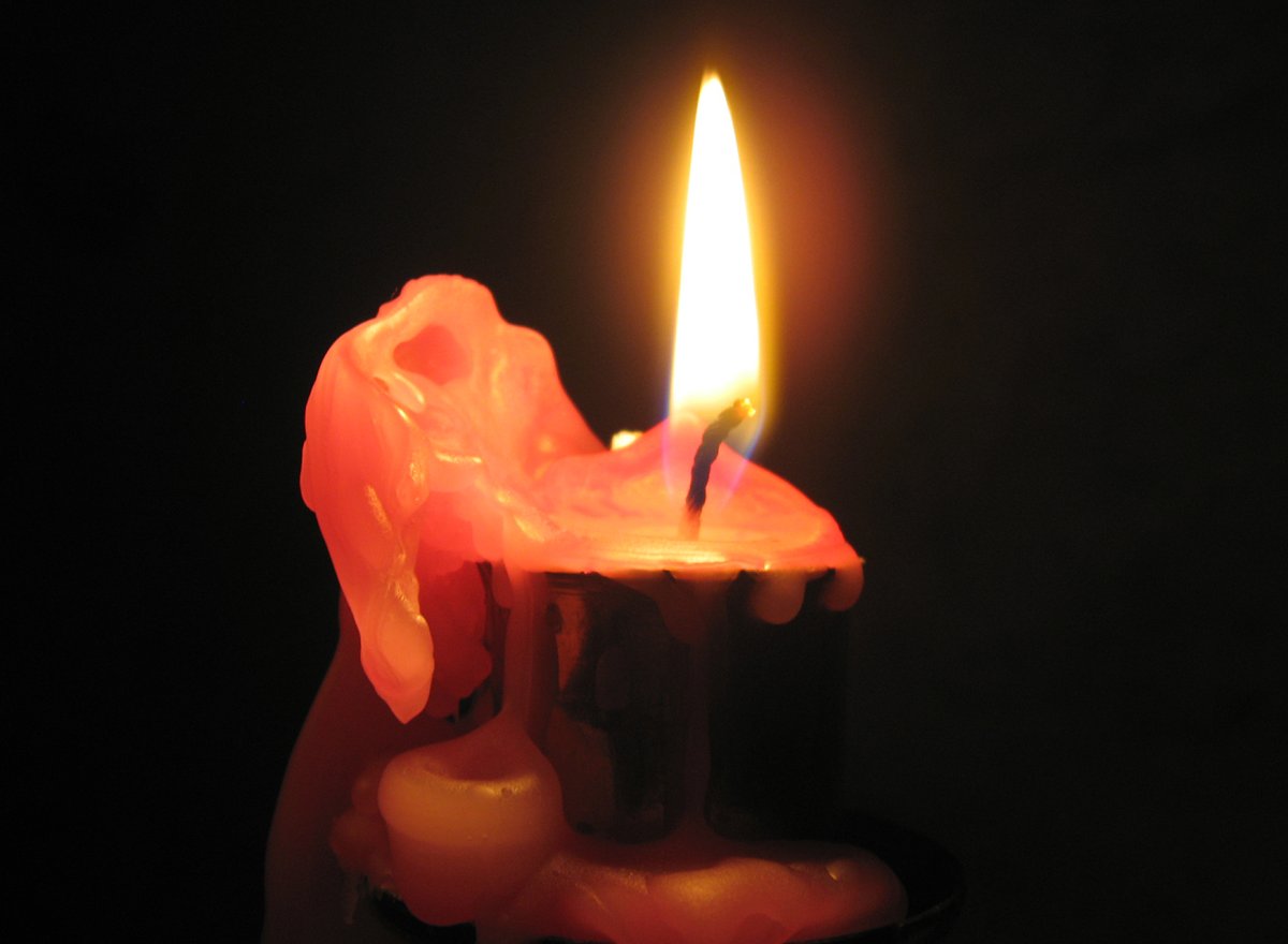 Обгоревшая свеча