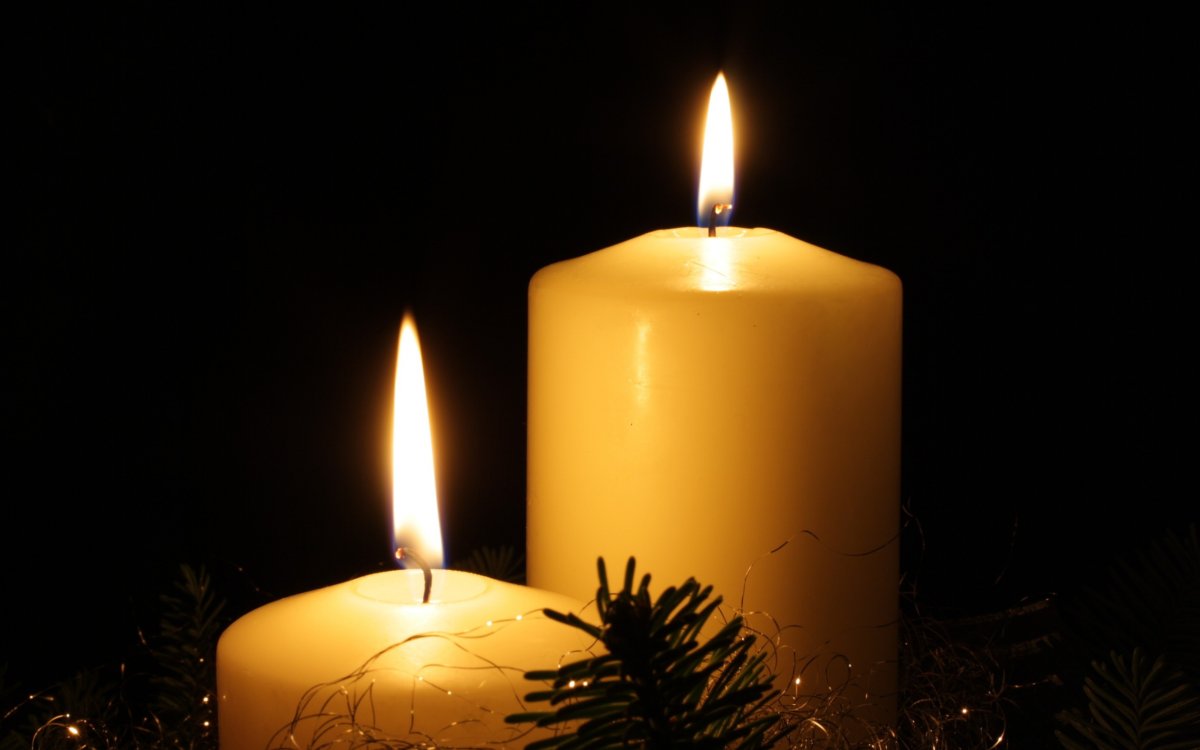 В пламени свечи