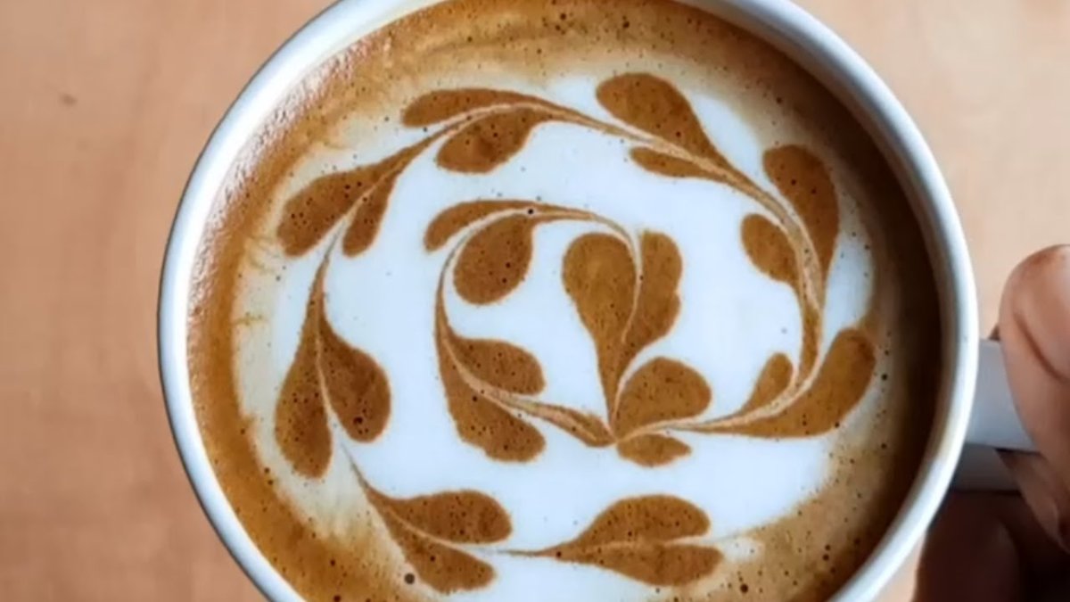 Латте арт веточка