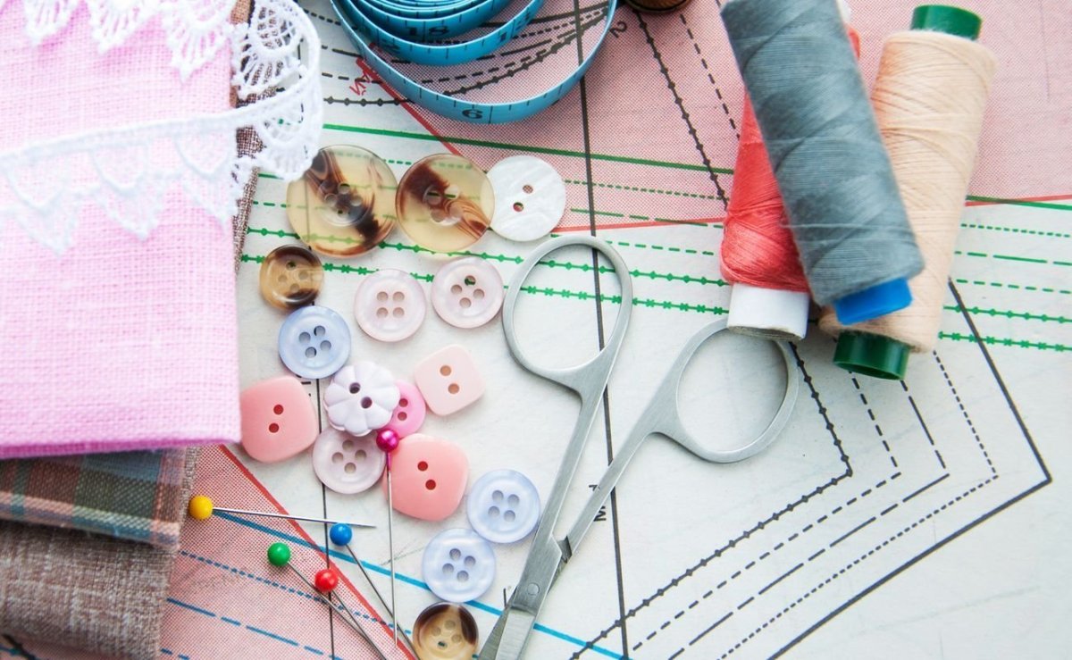 Ткань и нитки