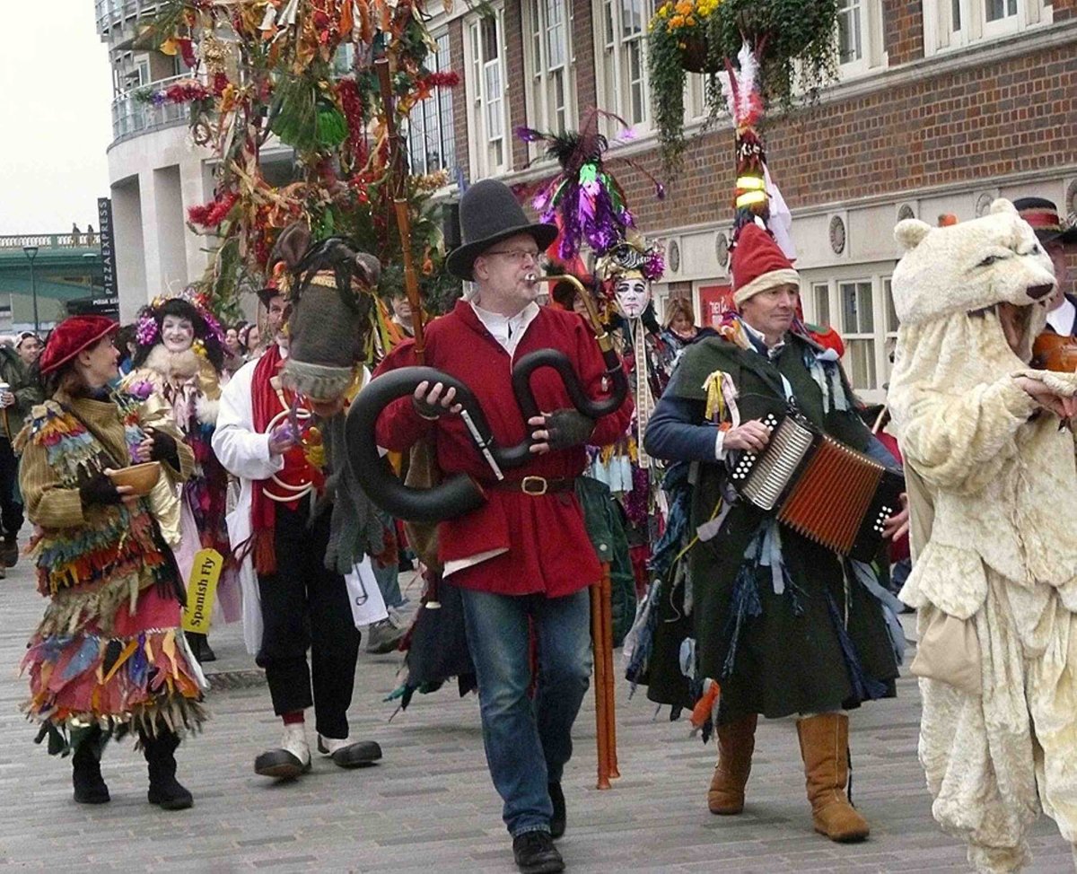 5 Января – двенадцатая ночь (Twelfth Night).