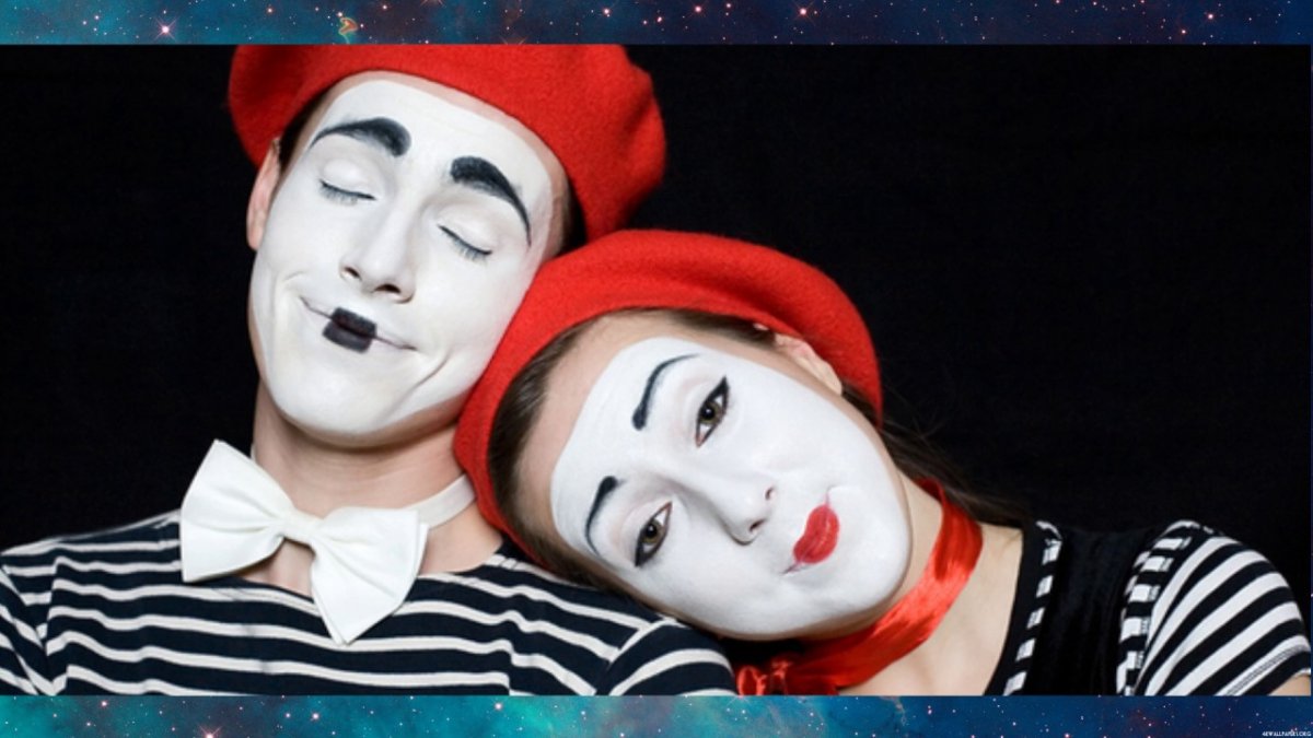 Пантомима на черном фоне