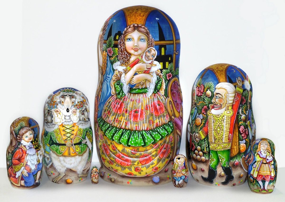 Матрёшка для детей с ягодами