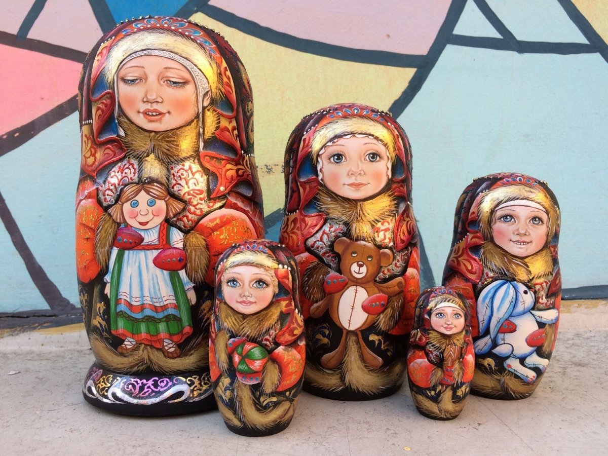 Матрешка современная