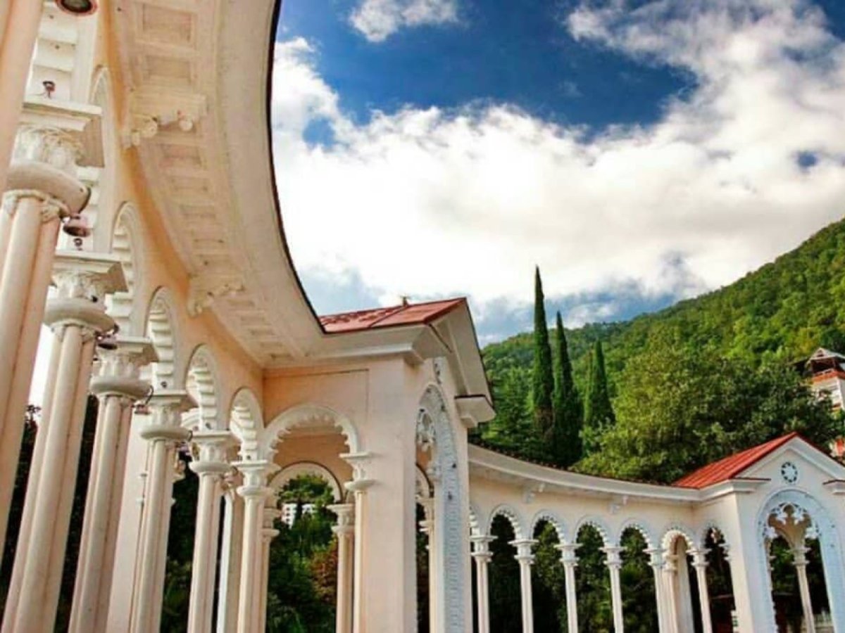 Гагрская колоннада Абхазия