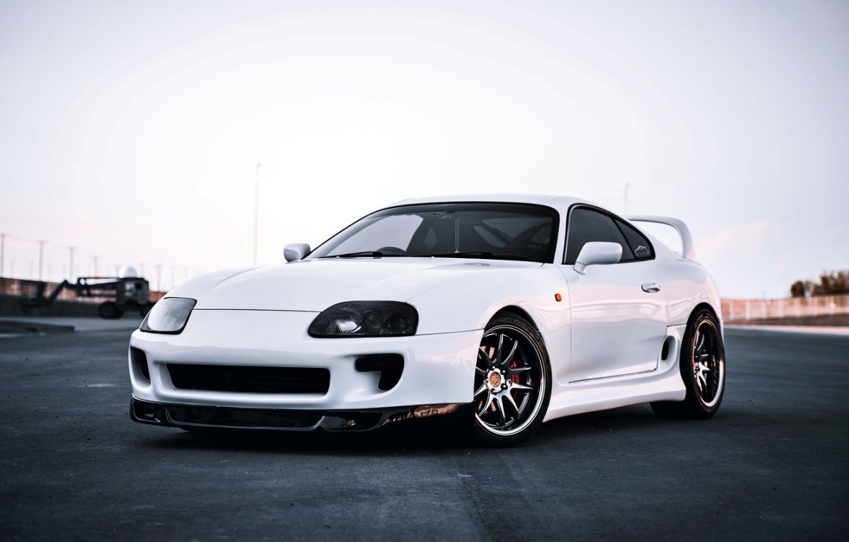 Тойота Супра а80 черная