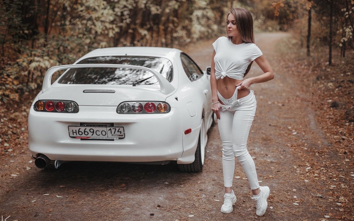 Toyota Supra девушка