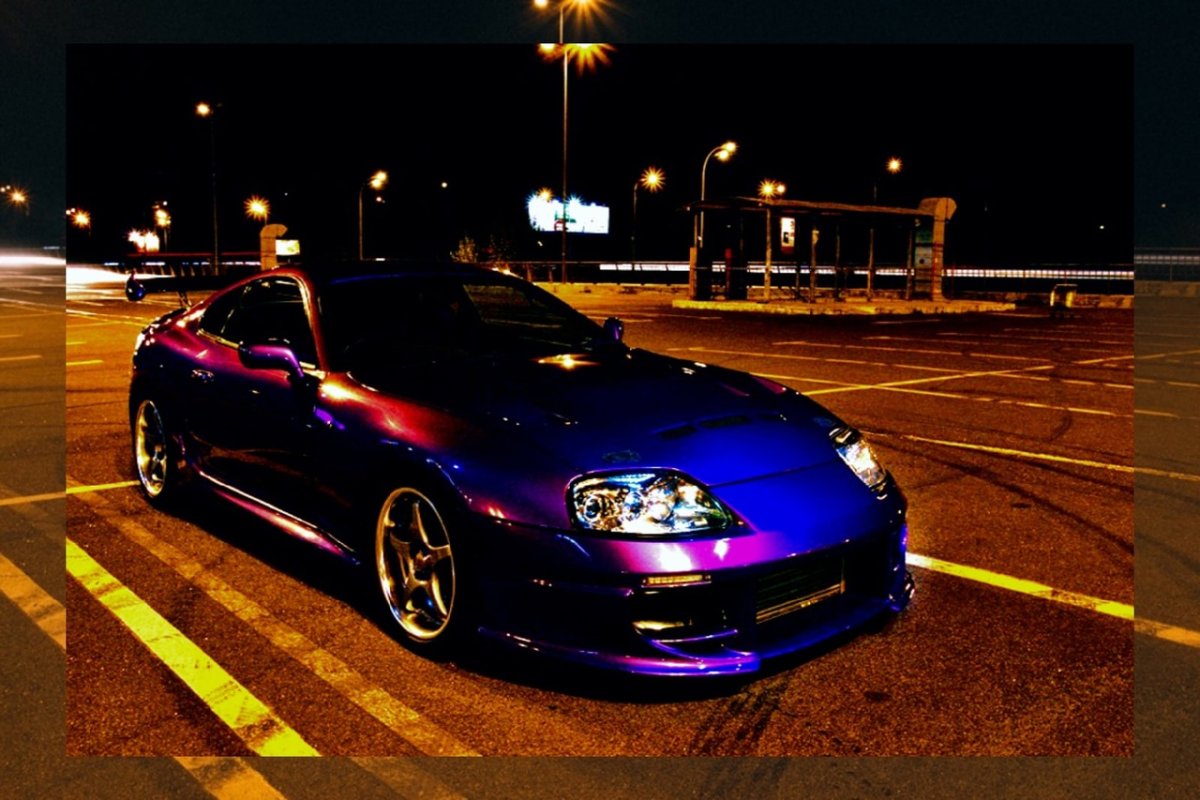 Тойота Супра и девушка