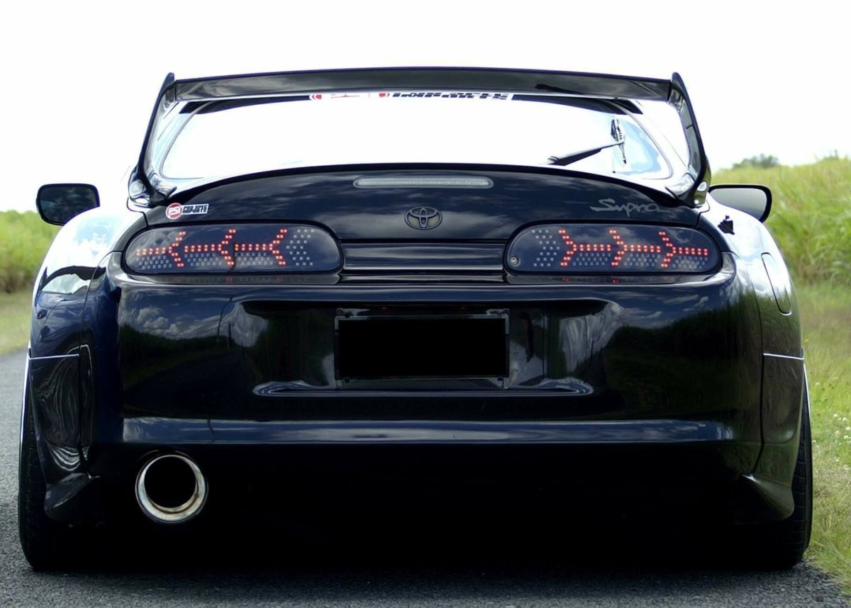 Тойота Супра Золотая