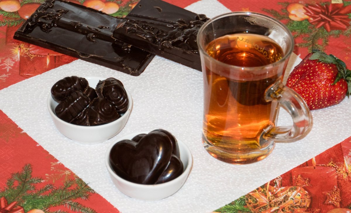 Натюрморт с чаем и сладостями