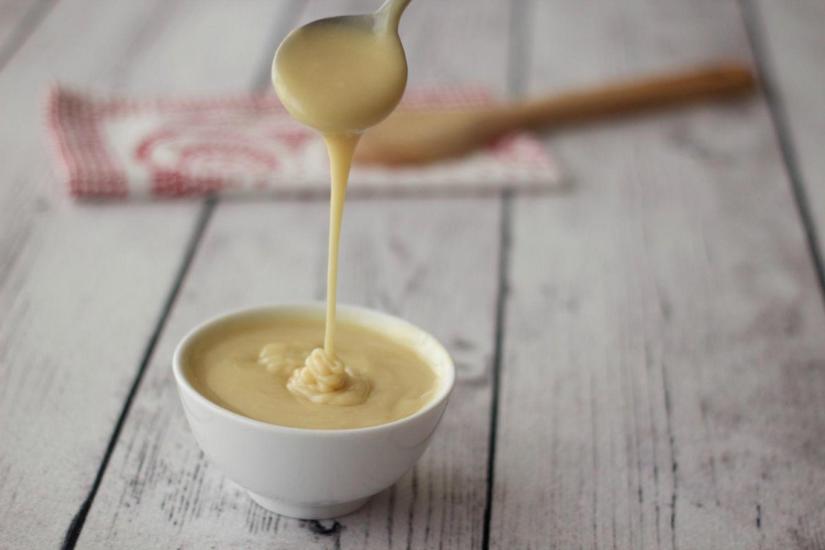 Сгущенка льется