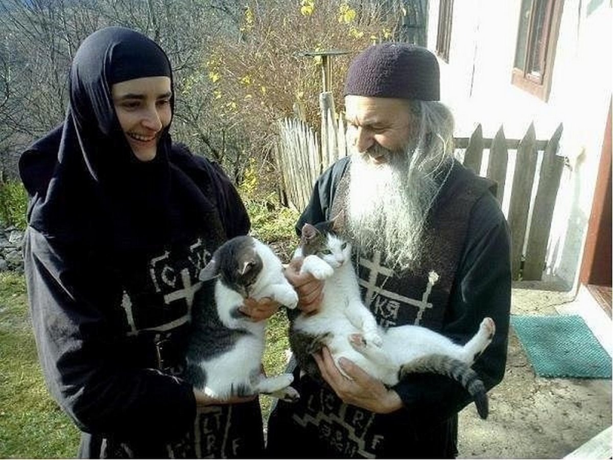 Монахи горы Афон