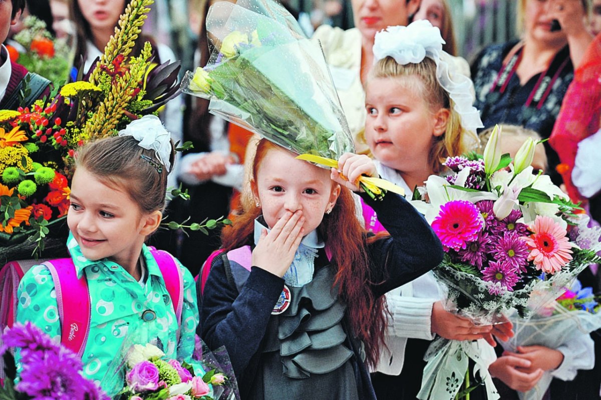 Первоклассники на линейке