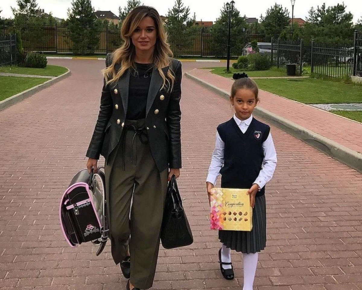 Ксения Бородина с дочкой на первое сентября