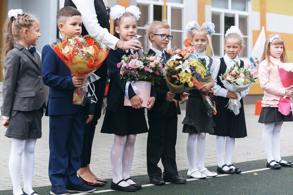 Первоклашки на линейке