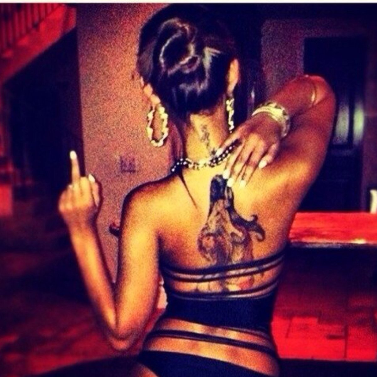 Котенок ругается