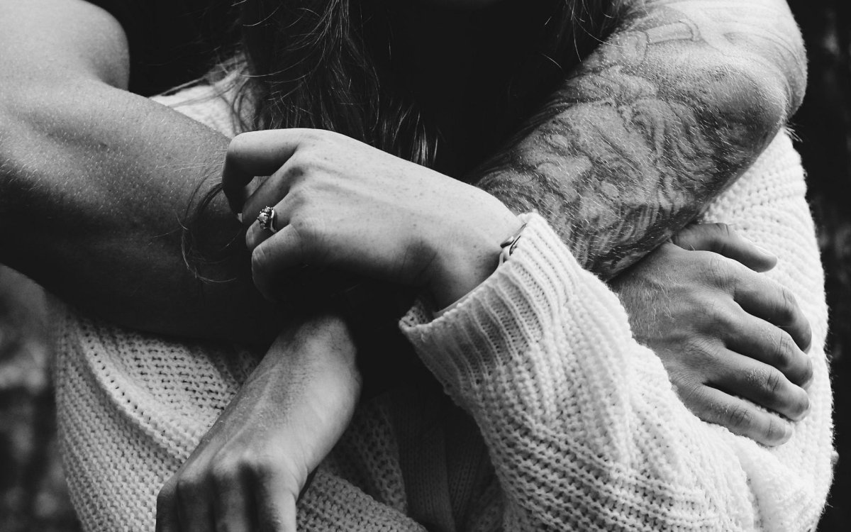 Крепкие мужские руки