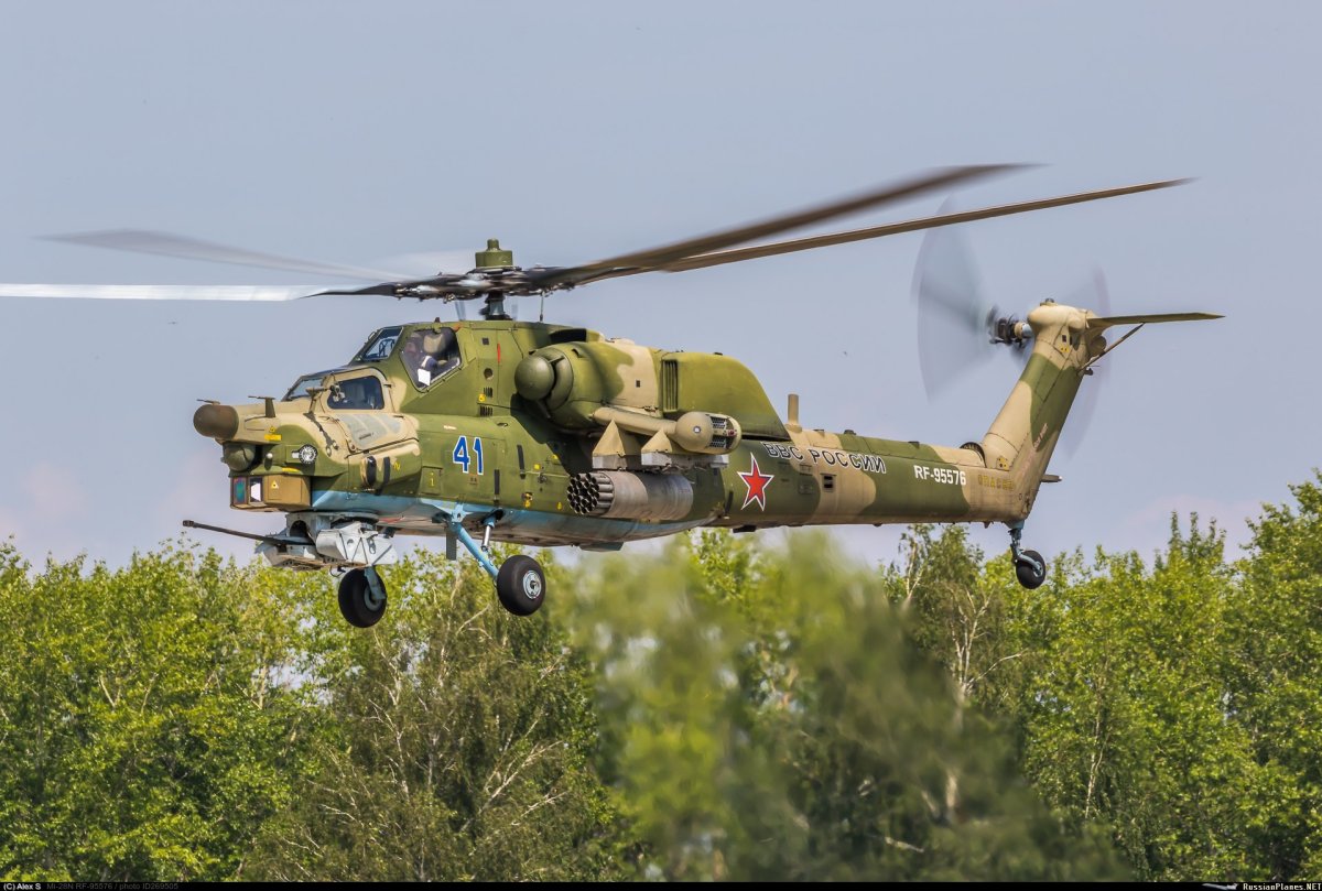 Военный вертолет