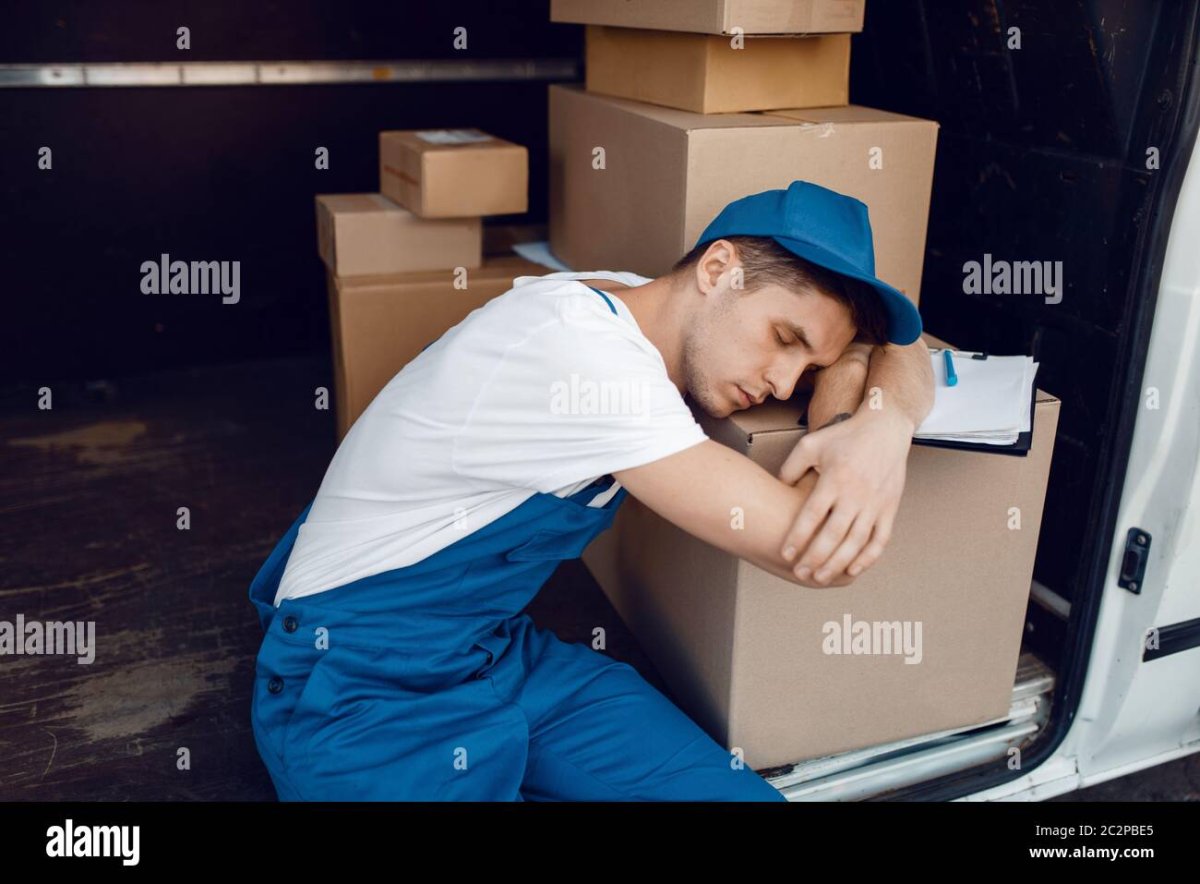 Грузчики в зеленом