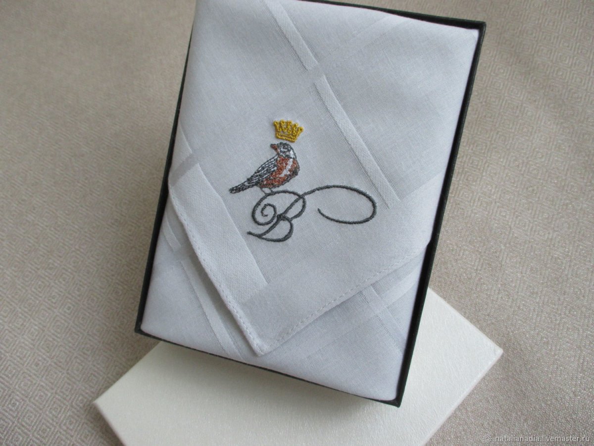 Вышивка на носовом платке мужском