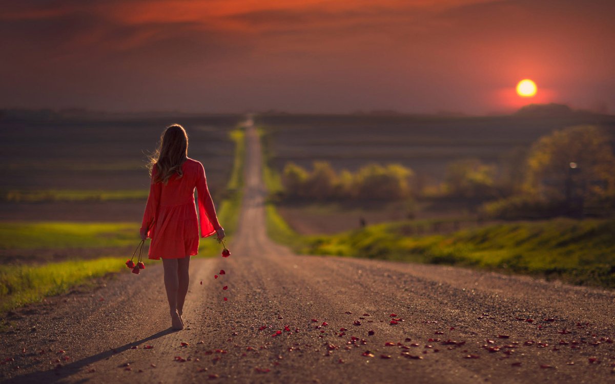 Девушка на дороге