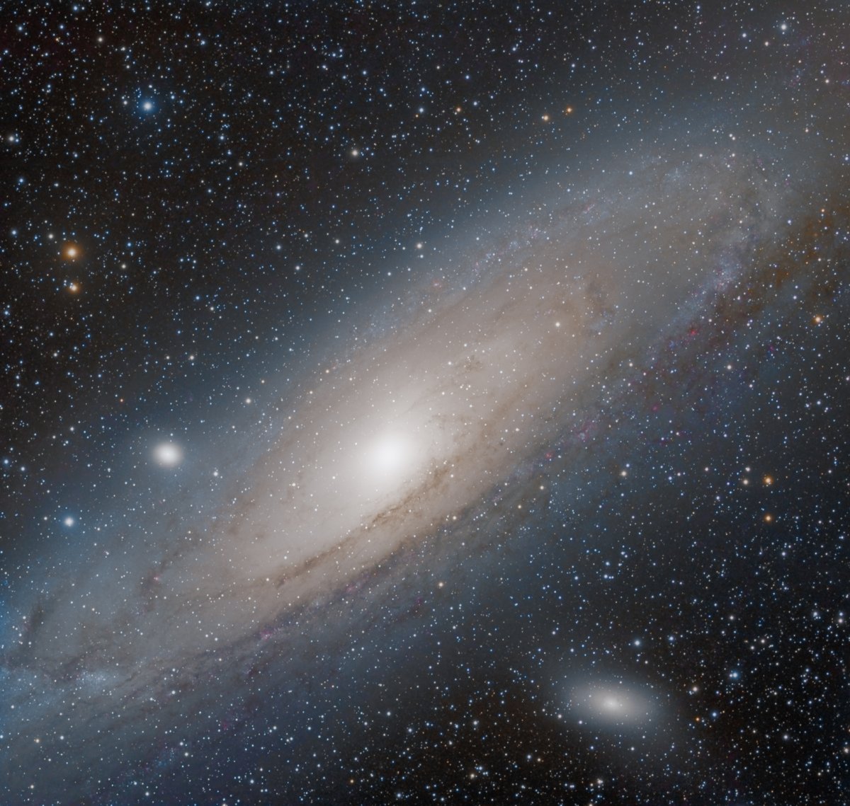 Туманность Андромеды в разных диапазонах